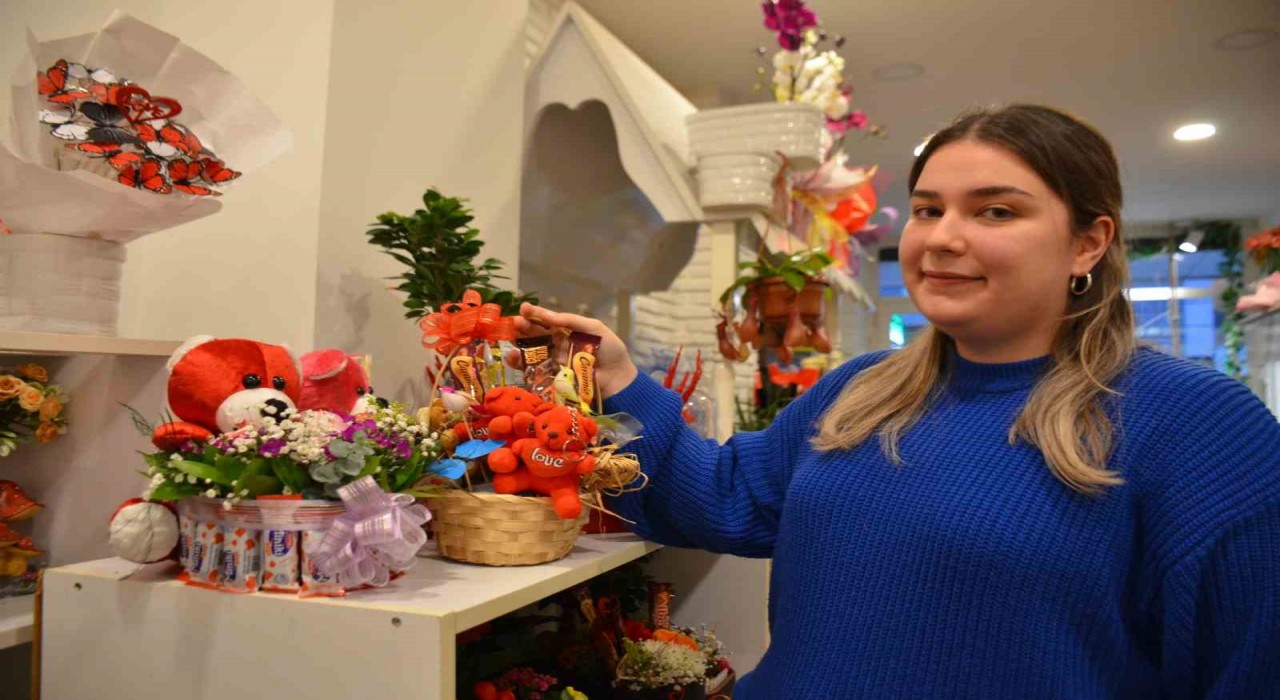 14 Şubatın vazgeçilmezi kırmızı gül yerini yeni nesil buketlere bıraktı