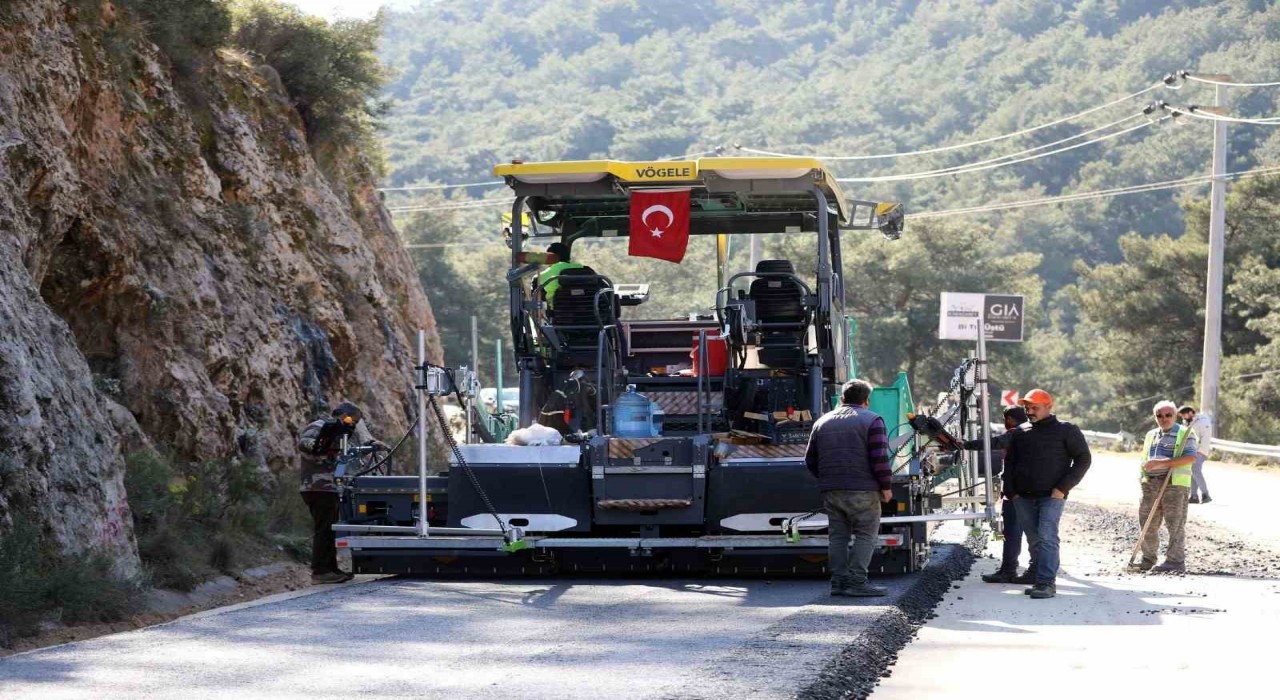 328 milyon TL yatırım yapılan Ölüdeniz yolunda çalışmalar sürüyor