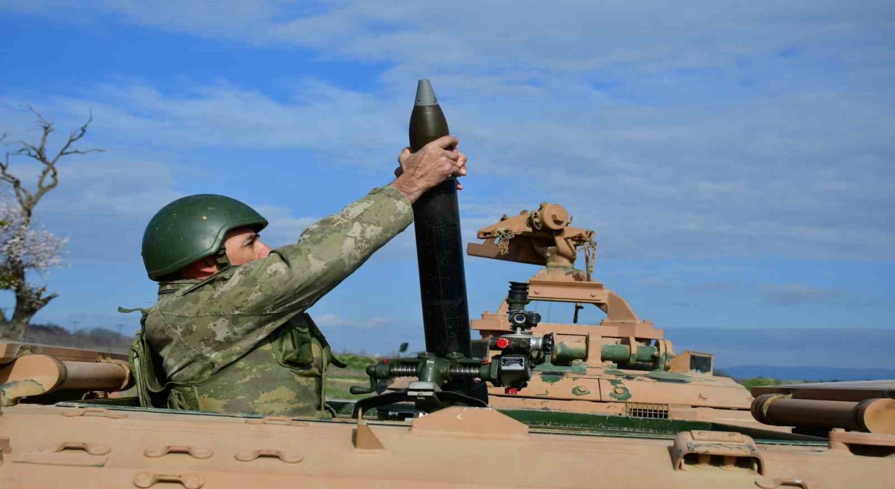 59uncu Havan ve Topçu Eğitim Tugay Komutanlığında havan atışları gerçekleşti