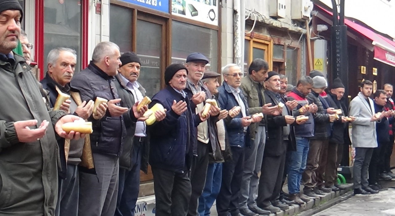 7 asırdır her cuma esnaf duası ediyorlar