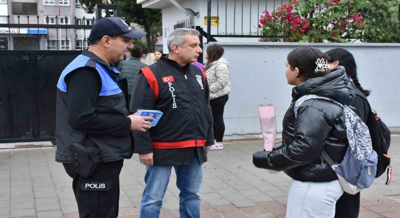 Adanada sokaklarda çocukların ve gençlerin korunmasına yönelik denetim yapıldı
