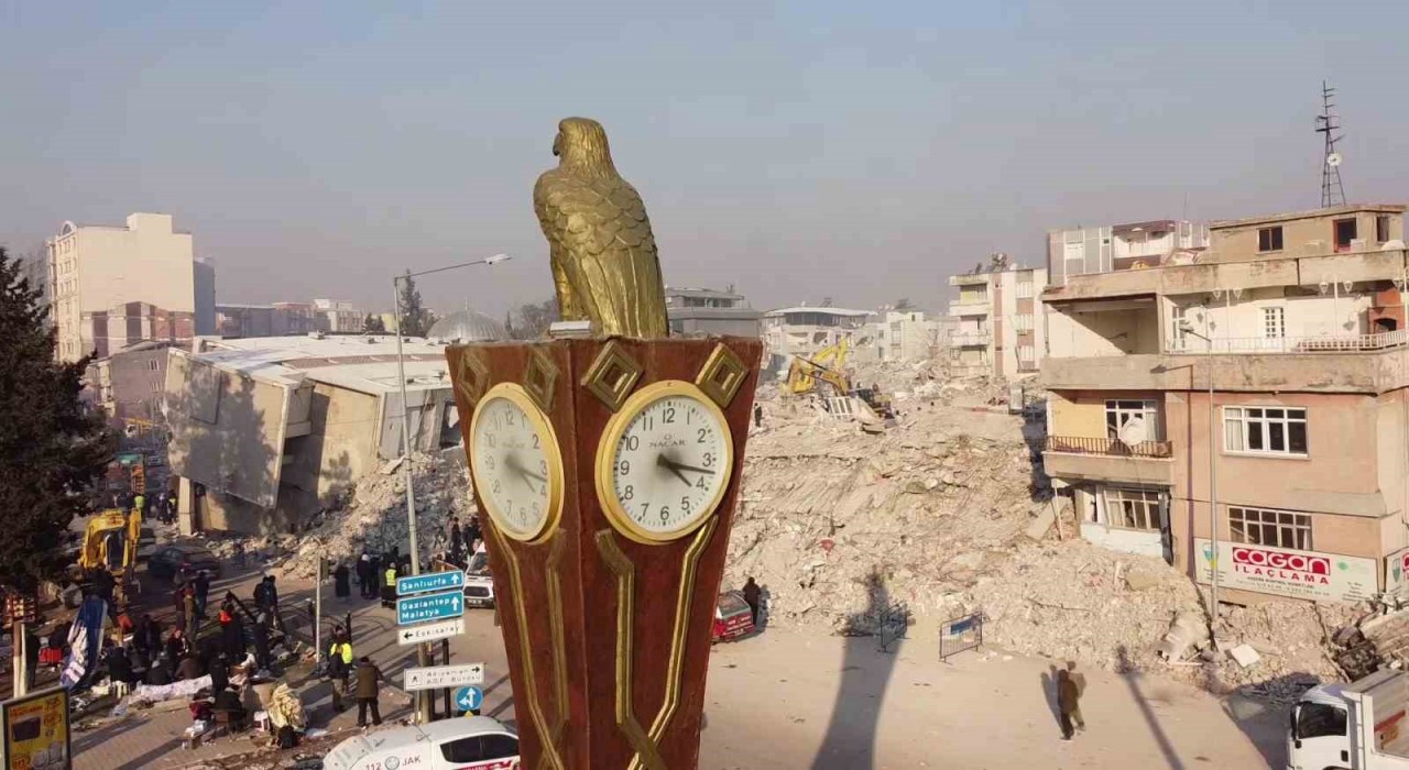 Adıyaman saat kulesi 2 yıldır 04.17yi gösteriyor