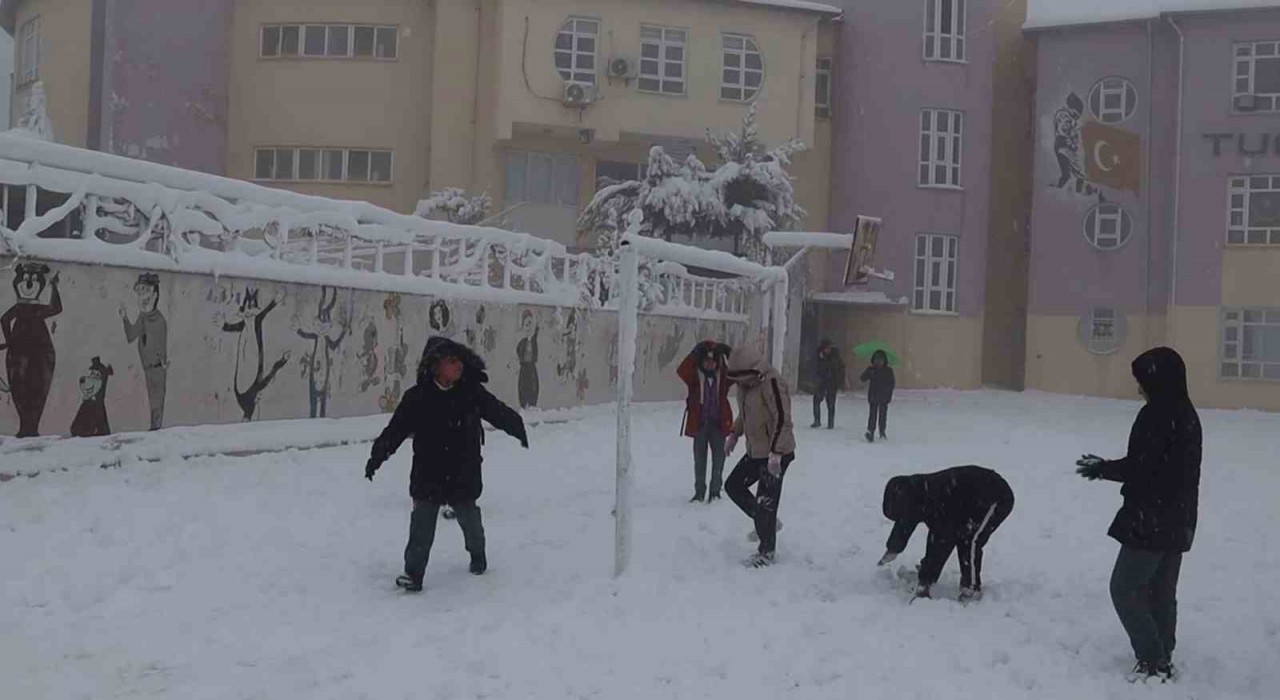 Adıyamanda okullar tatil yollar kapalı