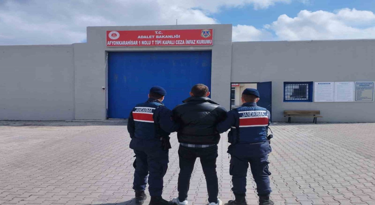 Afyonkarahisarda 5 yıl hapis cezasıyla aranan şahıs yakalandı