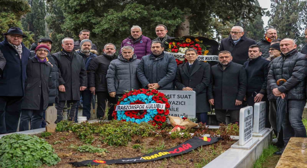 Ahmet Suat Özyazıcı kabri başında anıldı