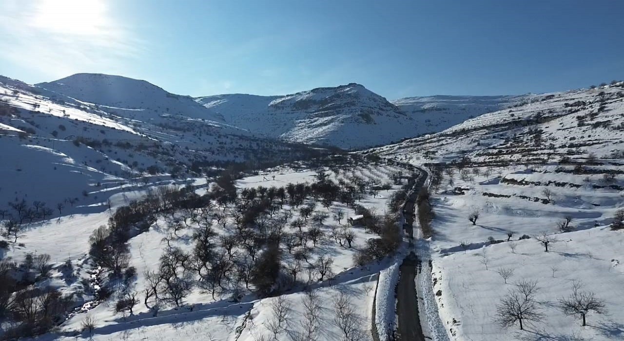 Akçadağda kar manzarası mest etti