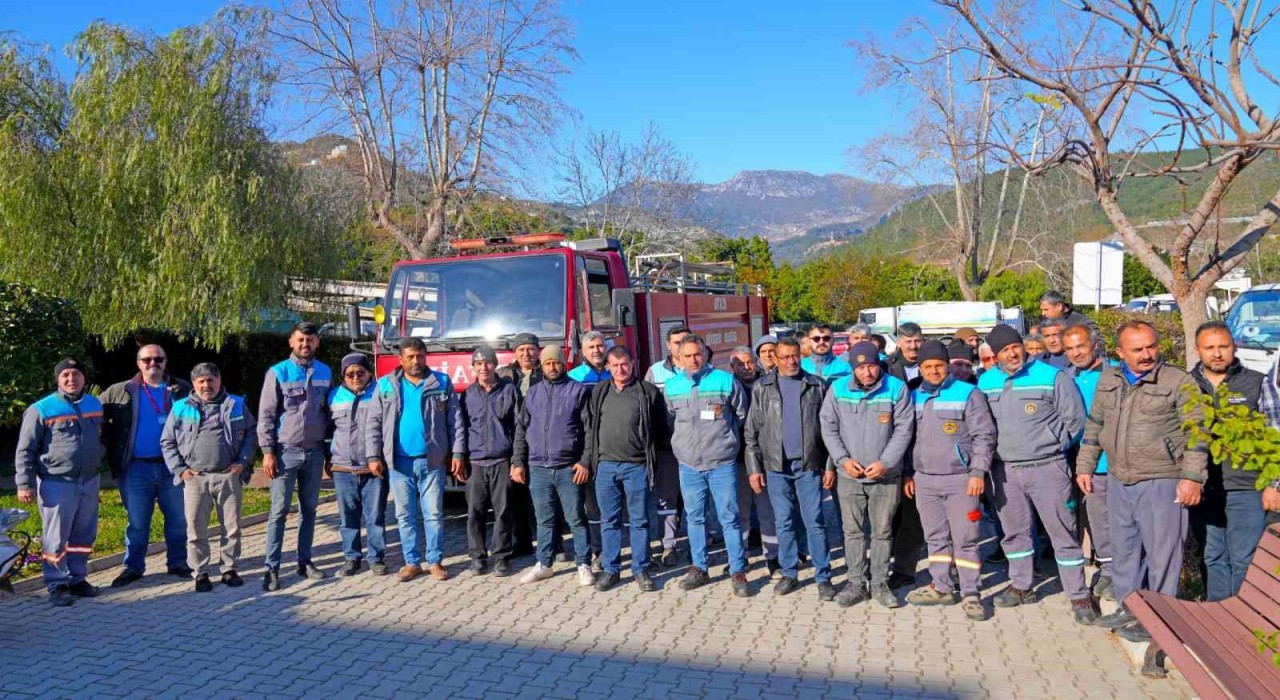 Alanyada arazöz sürücülerine yangın eğitimi verildi