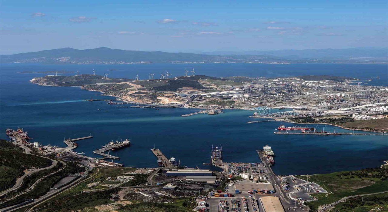 Aliağa limanları 2024te zirvede: yükte birinci, konteynerde rekor