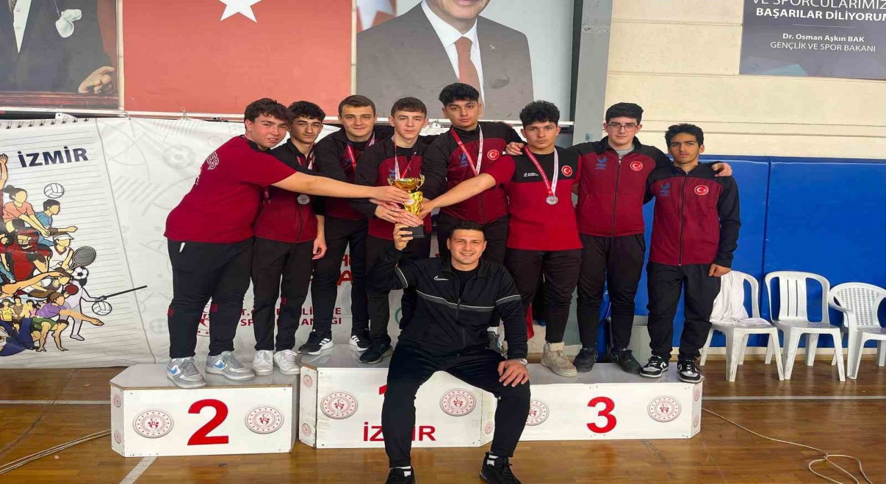 Aliağaya 5 madalya birden