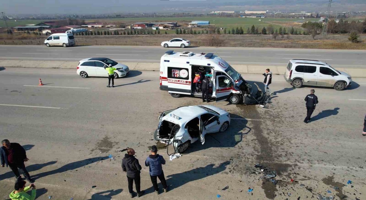 Ankara-Bolu Karayolunda kaza: 2si ağır 5 yaralı
