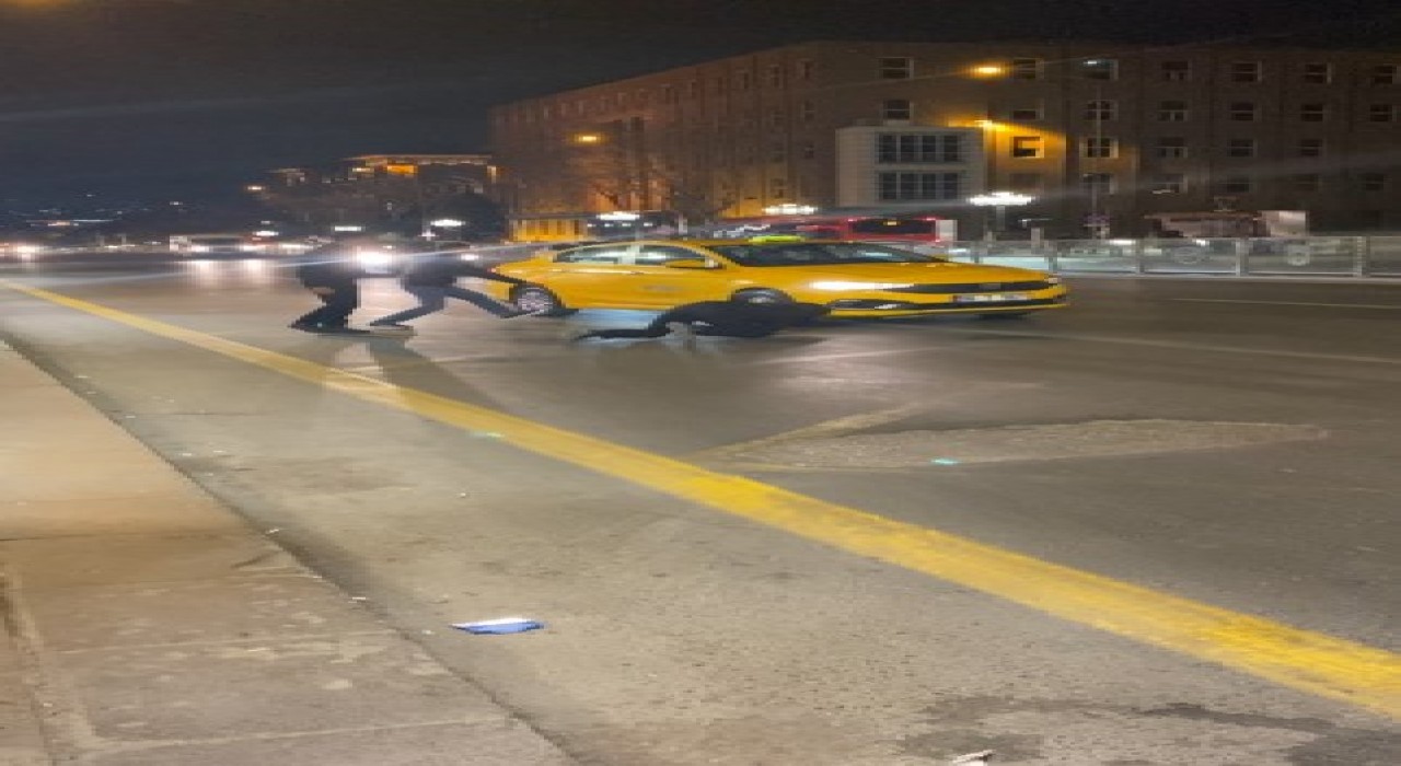 Ankarada taksileri durdurup şoförlere saldırdılar