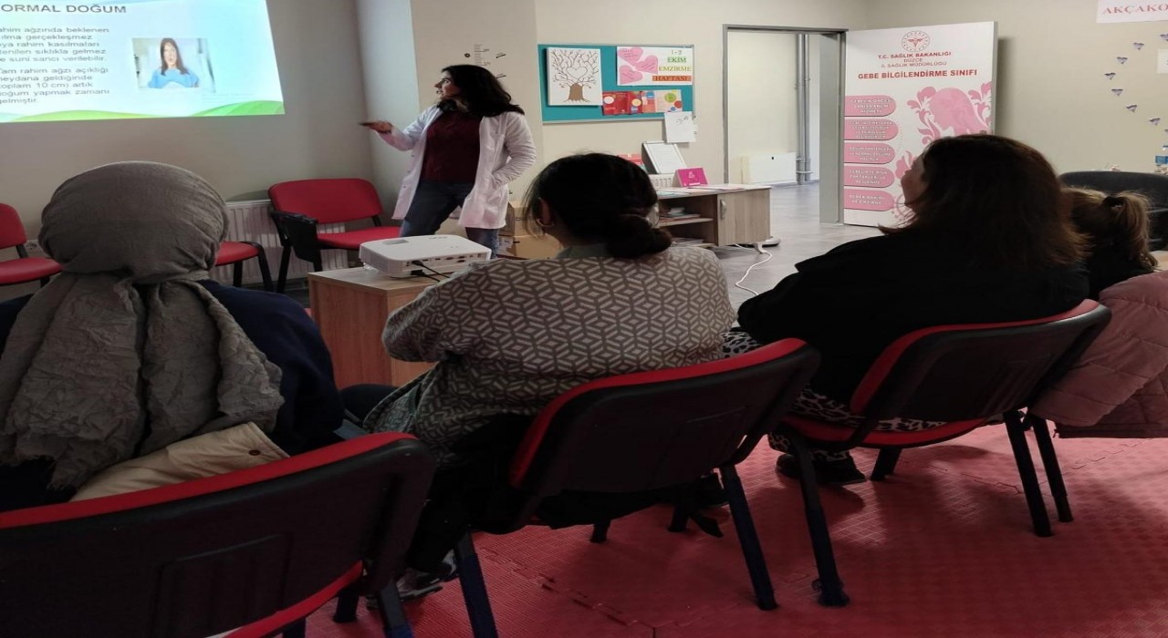 Anne adaylarıyla birlikte baba adaylarda eğitimde