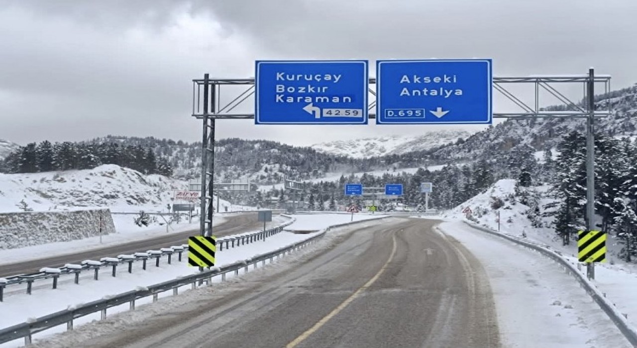 Antalya - Konya Karayolunda kar yağışı etkili oldu