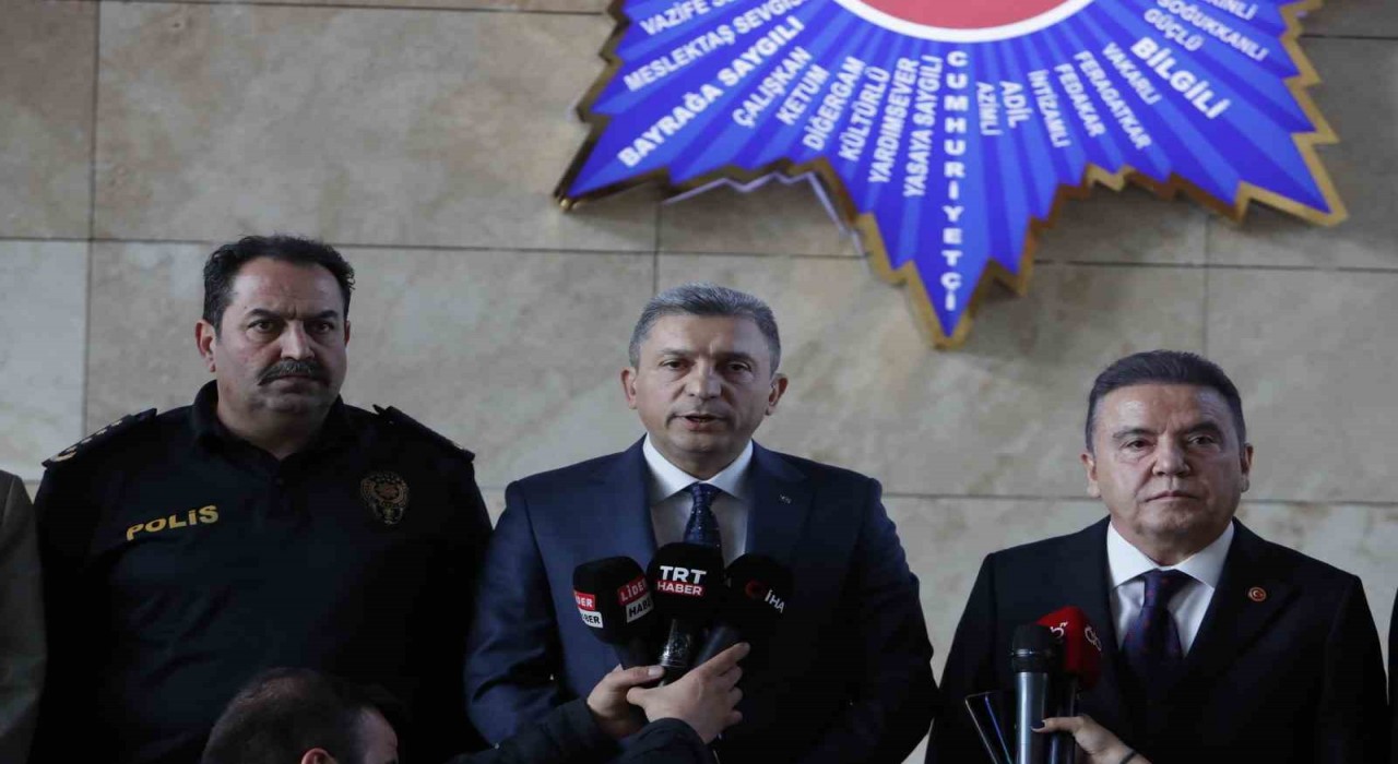 Antalya Valisi Şahin: Denetimlerde sorumluluklarını yerine getirmeyen kim olursa olsun yasal süreçleri işleteceğiz