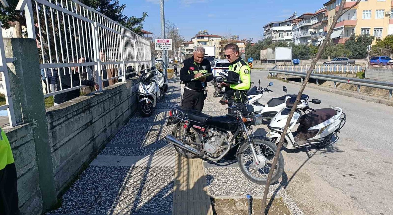 Antalyada 11 plakasız motosiklete 132 bin 513 TL para cezası