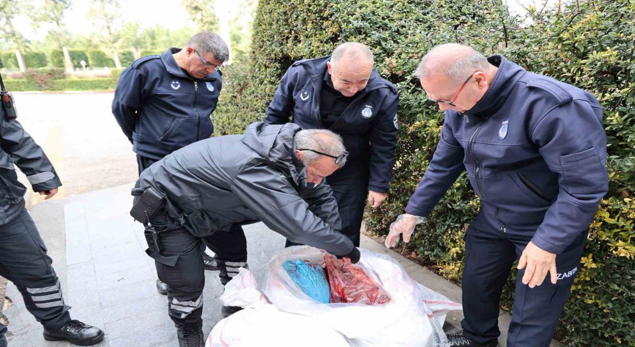 Antalyada çuval içerisinde şehirlerarası otobüsle gönderilen 1,5 ton ciğer ele geçirildi