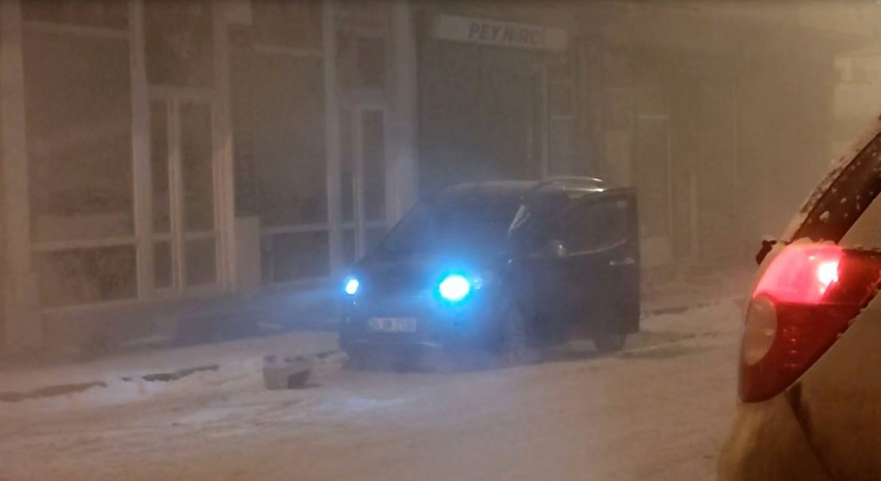 Ardahanda araç sahipleri gece nöbetinde