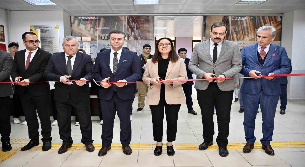 Armutluda yenilenen okulların açılışları yapıldı