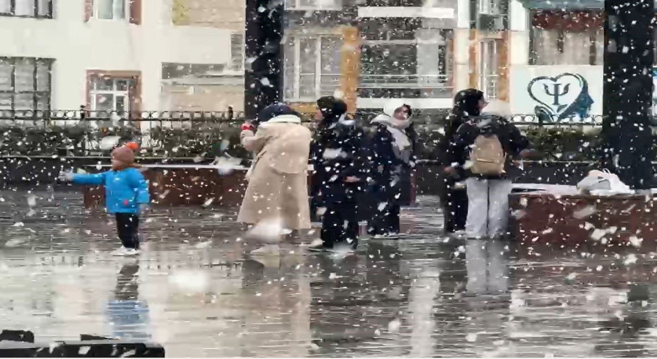 Arnavutköyde kar yağışı tekrar başladı