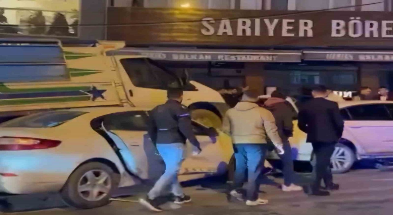 Arnavutköyde polis memurunun yaralandığı kaza kamerada