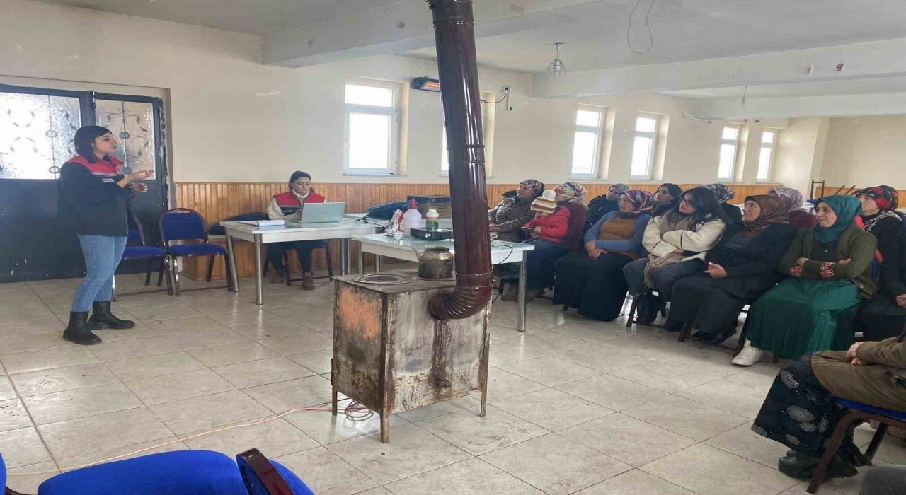 Arpaçayda kadın çiftçiler hem öğreniyor hem güçleniyor