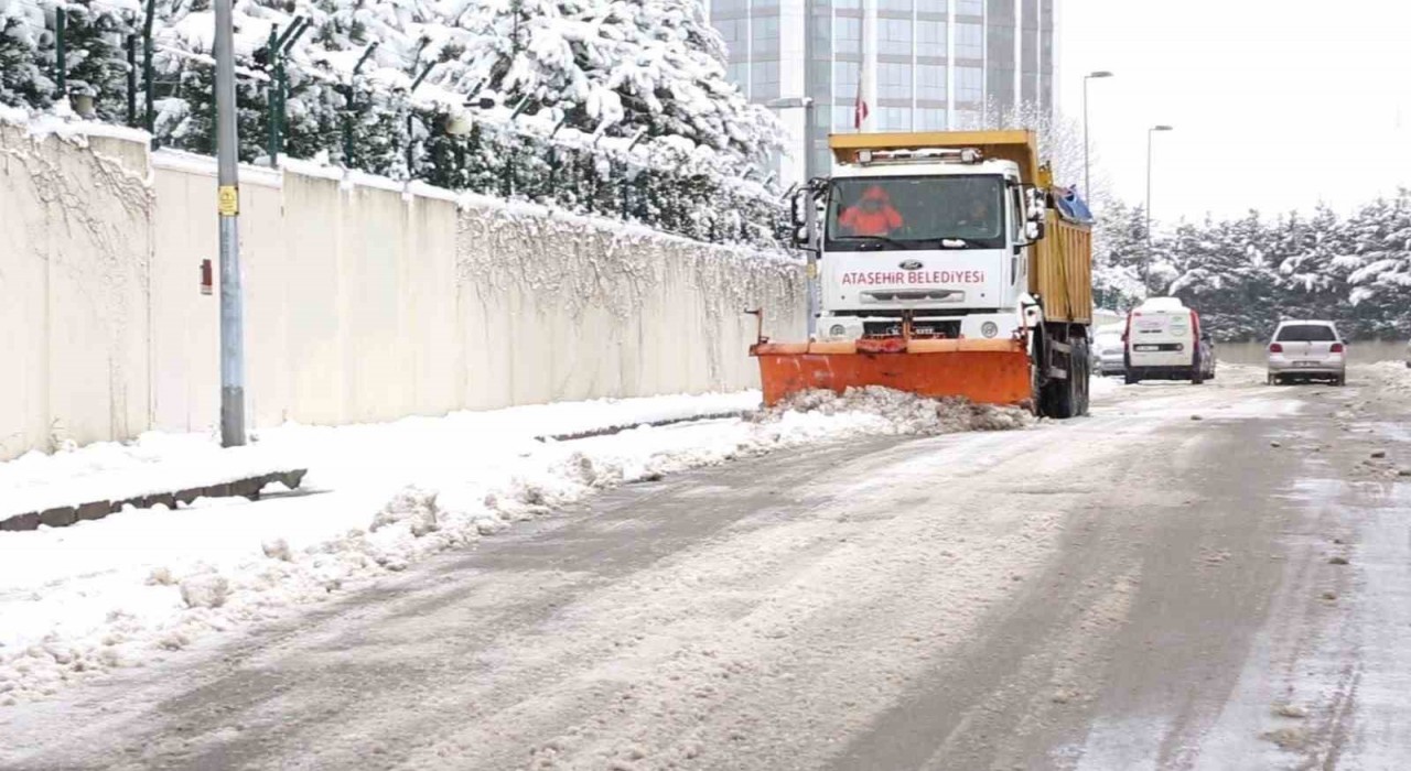 Ataşehir yoğun kar yağışına hazır