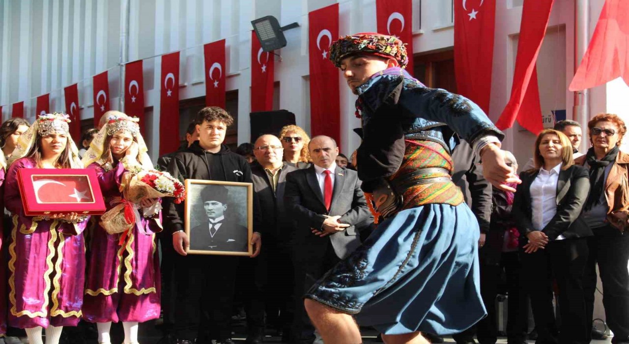 Atatürkün Aydına gelişi törenle kutlandı