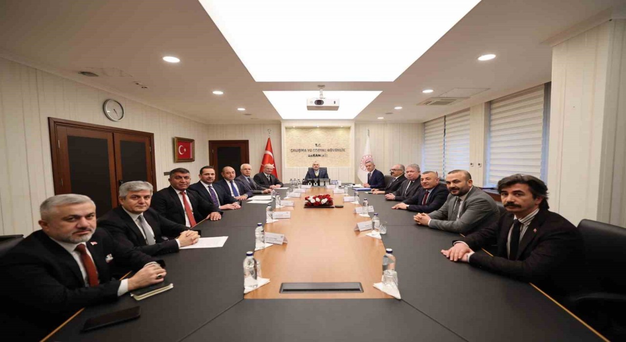 ATO Başkanı Baran başkanlığındaki heyet, Bakan Işıkhanı ziyaret etti