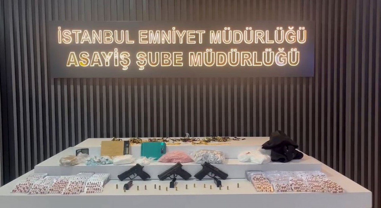 Avcılarda kuyumcu soyan şahıslara yapılan baskında evden uyuşturucu çıktı
