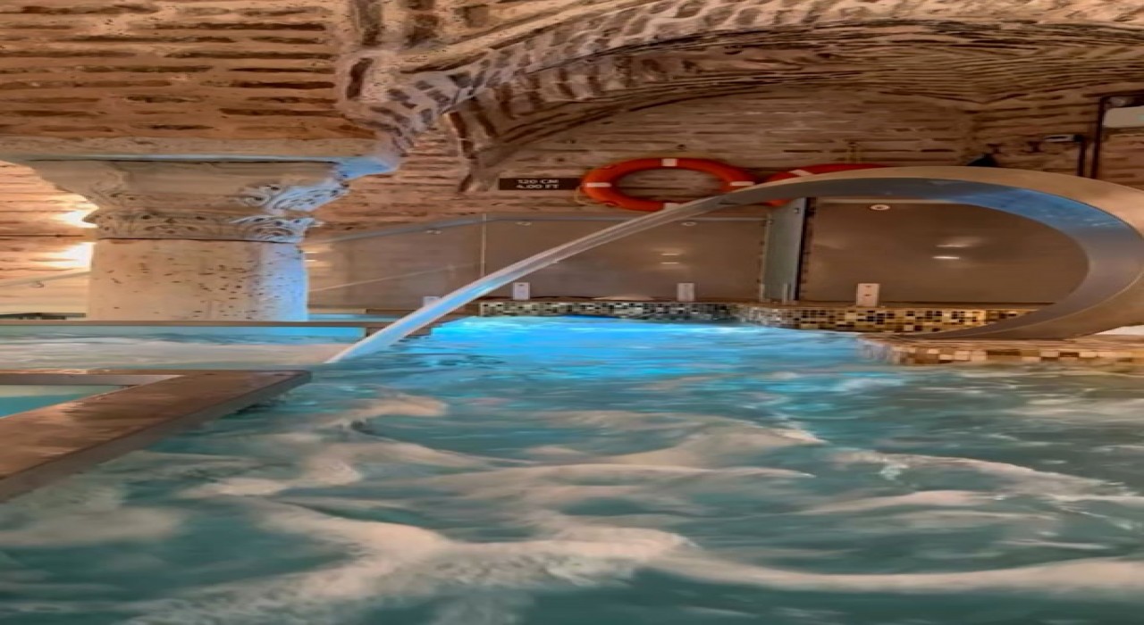 Ayasofyadaki bin 500 yıllık sarnıcı Hilton Otel masaj salonu olarak kullanıyor