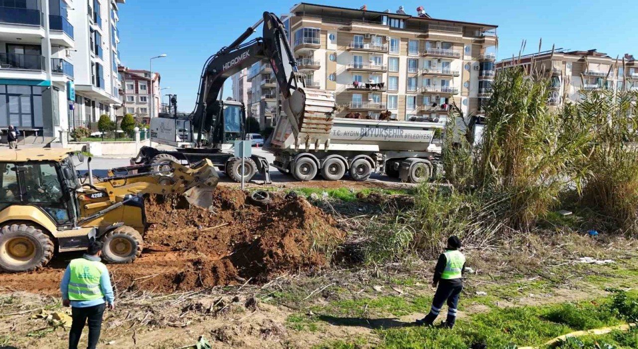 Aydın Büyükşehir Belediyesi yol çalışmalarını sürdürüyor