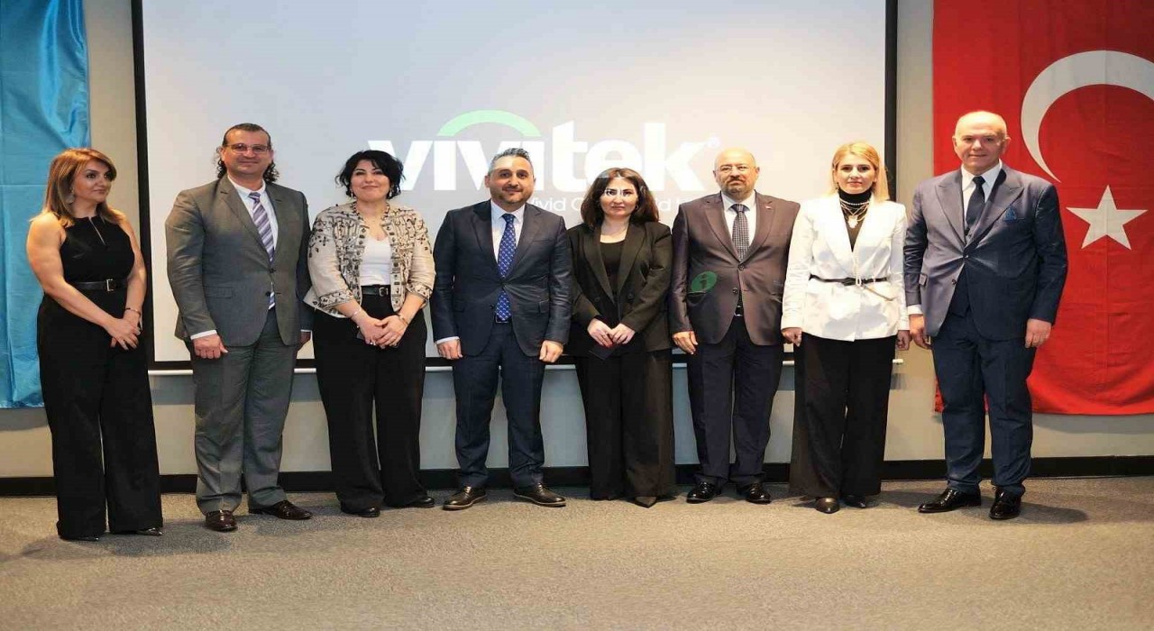Azerbaycan gönüllüleri, iş dünyasında yeni fırsatlar için İzmirde