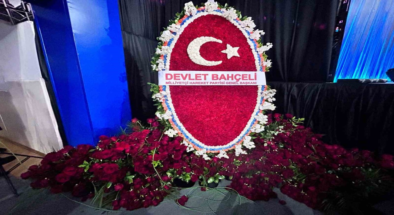 Bahçeliden AK Partinin kongresine anlamlı hediye