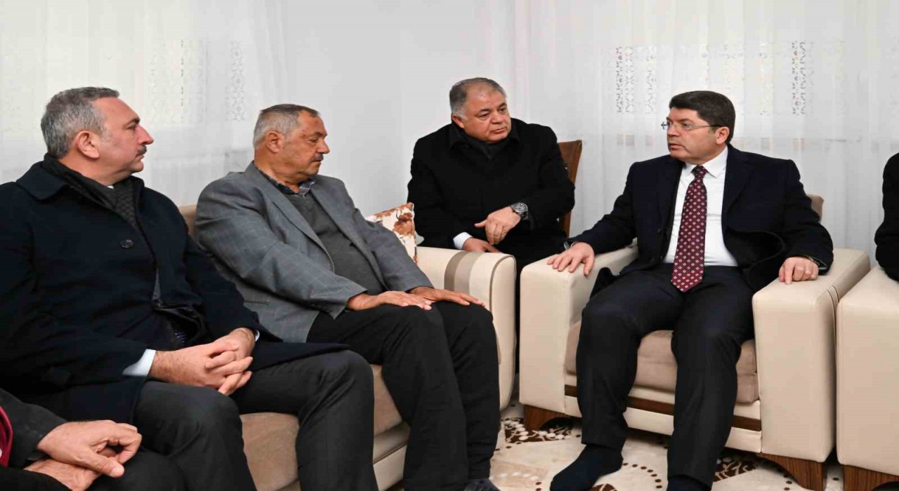 Bakan Tunç, Nurdağında depremzede ailelerle bir araya geldi