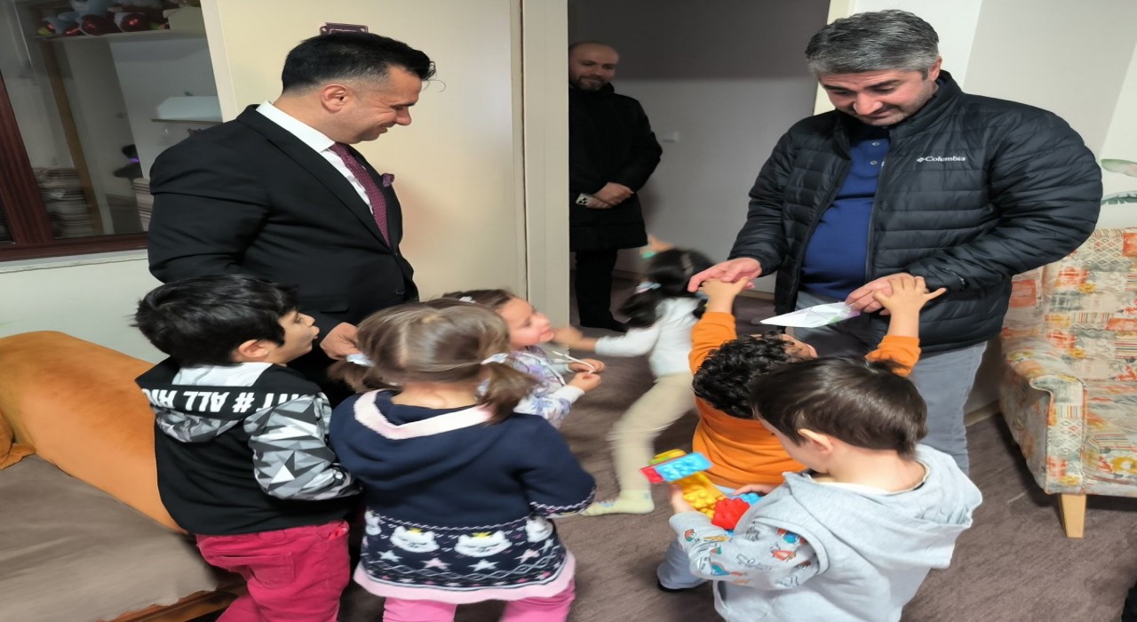 Bakan Yardımcısı Tarıkdaroğlu, Nenehatun Çocuk Evleri Sitesinde denetimlerde bulundu