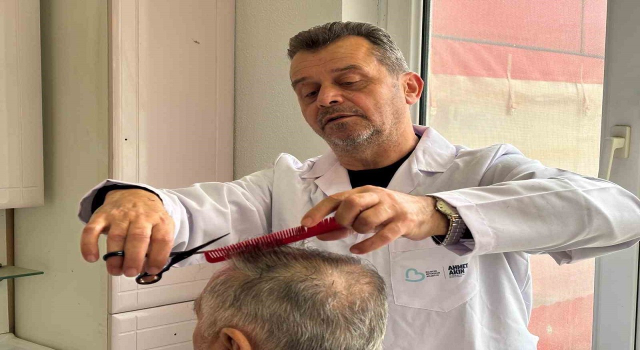 Balıkesir Büyükşehirden Evde Ücretsiz Berber Hizmeti