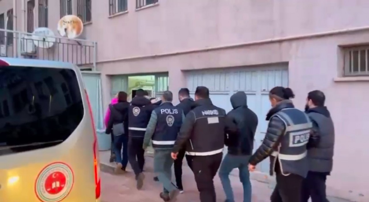 Bandırma’da Uyuşturucu Baskını! 10 Gözaltı, 8 Tutuklama