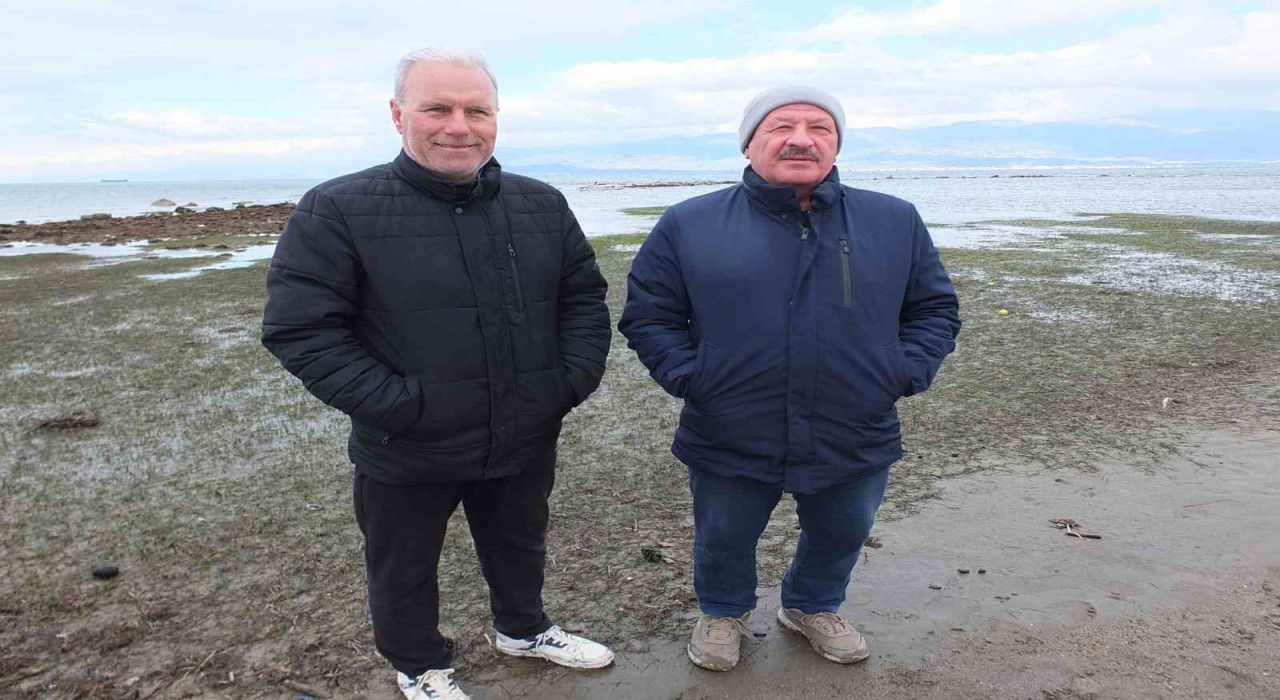 Balıkesirde deniz çekildi, 2 bin 500 yıllık antik liman ortaya çıktı