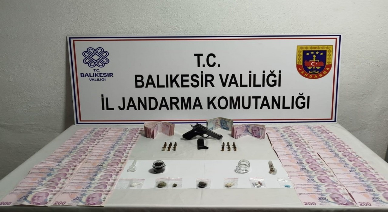 Balıkesirde kaçakçılık ve uyuşturucu operasyonu: 33 şüpheli yakalandı