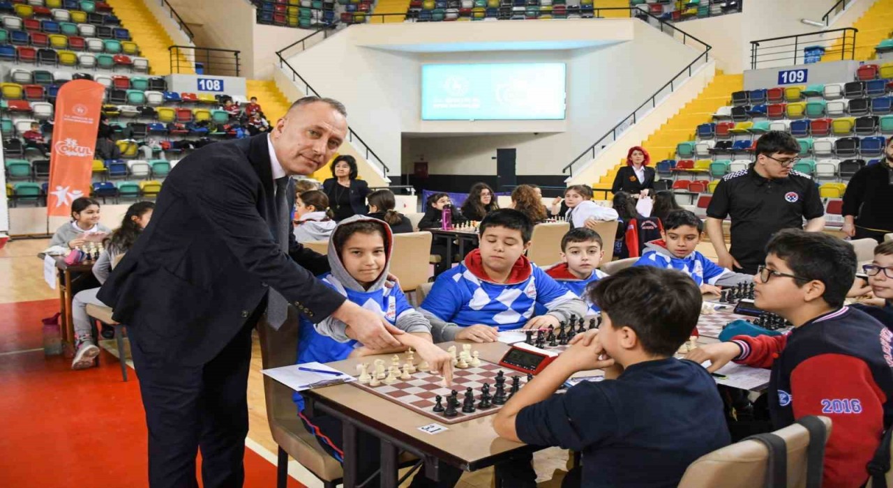 Balıkesirde okullar arası spor müsabakaları devam ediyor