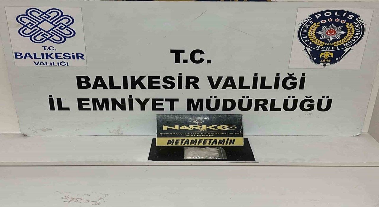 Balıkesirde uyuşturucu taciri 2 kişi yakalandı