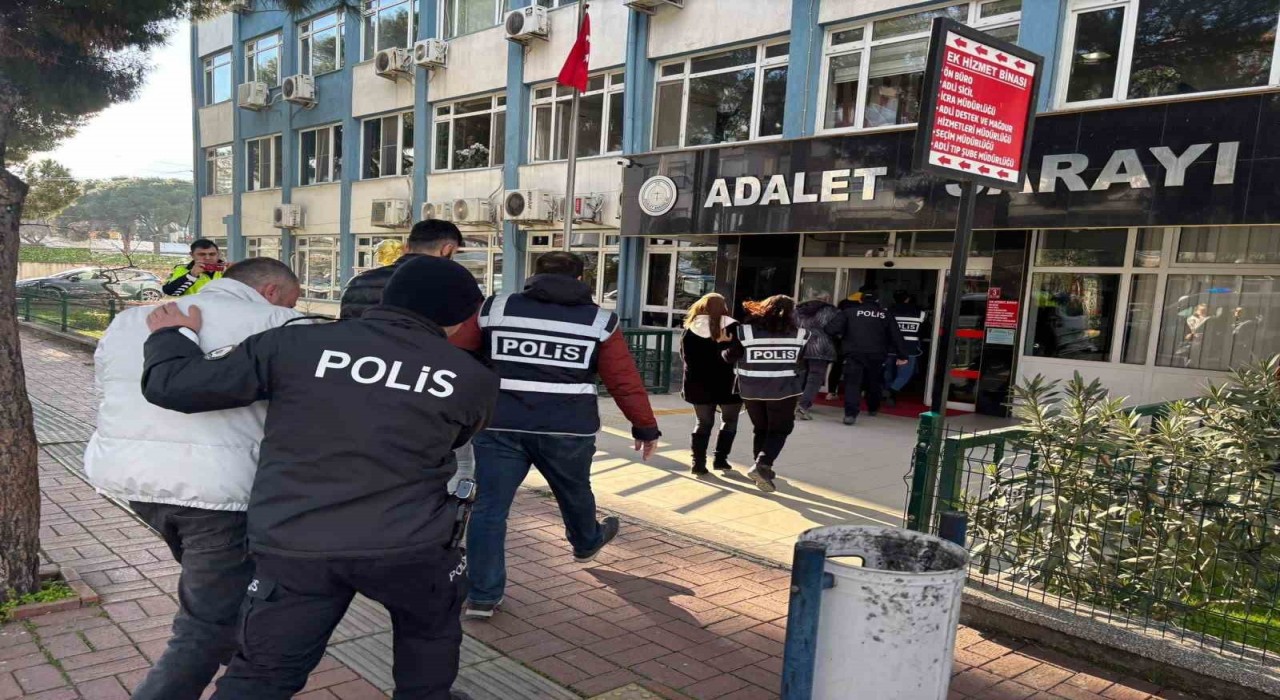 Balıkesirde yediemin otoparkından çalınan 4 araç operasyonla bulundu: 2 tutuklama