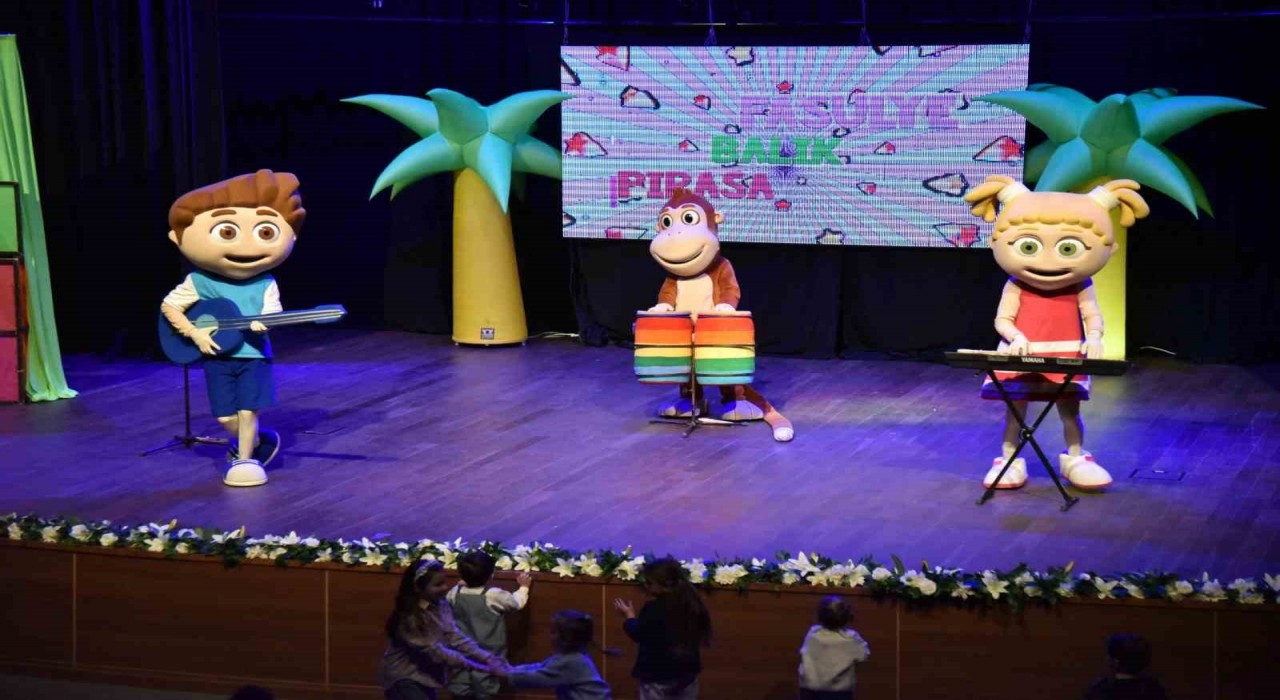 Başiskelede çocuklar Kukuli ile doyasıya eğlendi