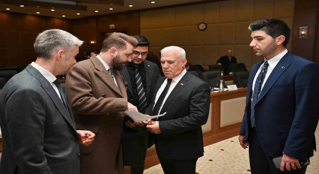Başkan Bozbeyden okullarda süt dağıtımı açıklaması