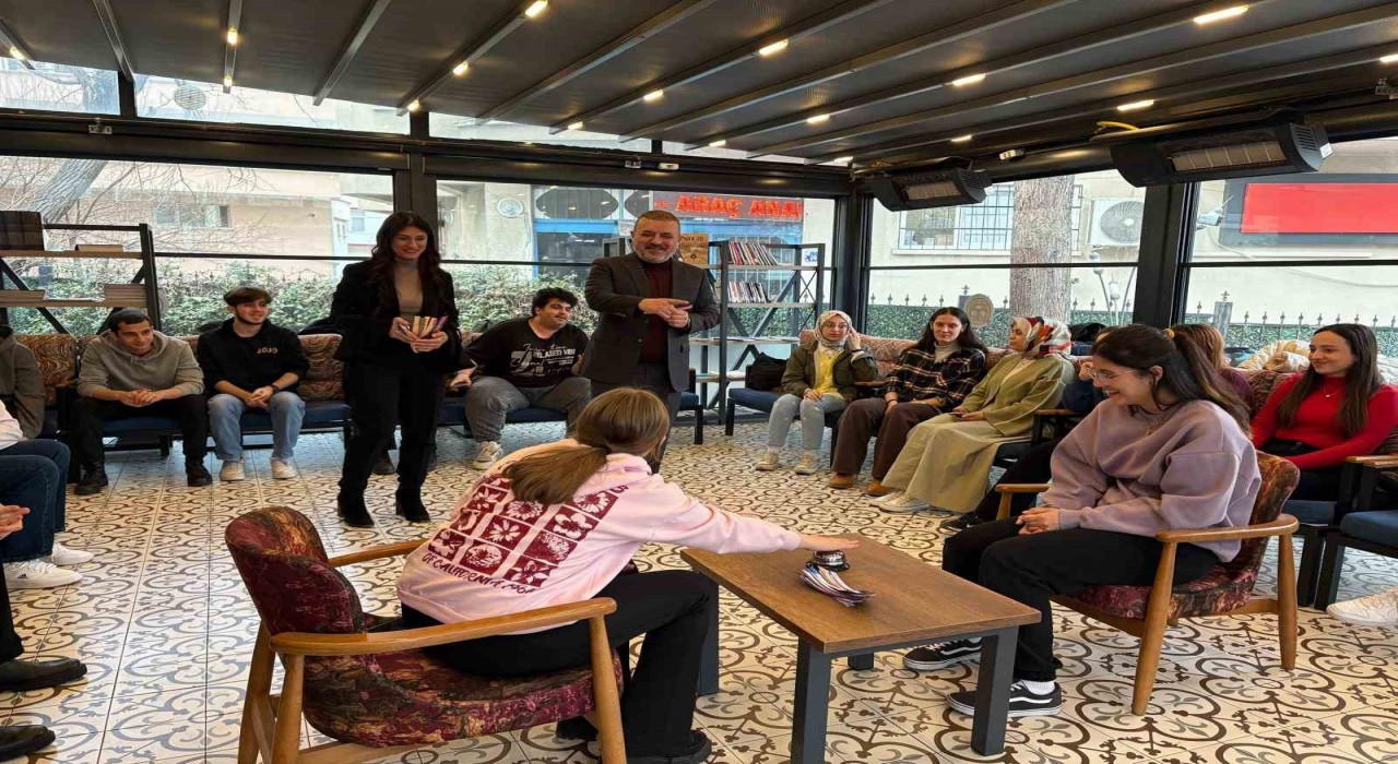 Başkan Ercandan Kitap Kafeye ziyaret