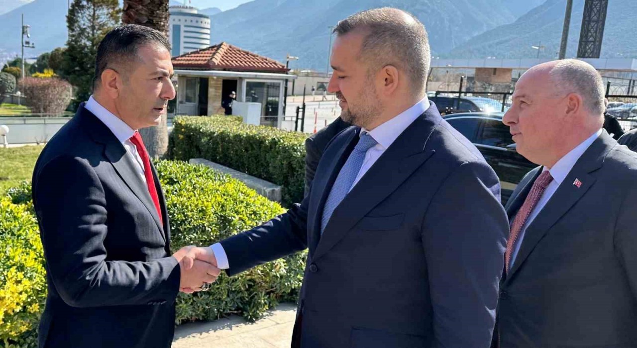 Başkan Erdoğan, Merkez Bankası Başkanı Karahana sektörlerin taleplerini iletti