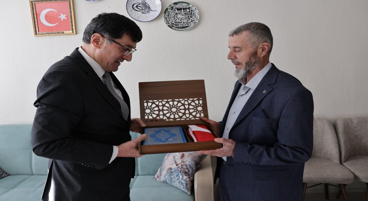 Başkan Eyüp Kahveciden şehit ailesine anlamlı ziyaret