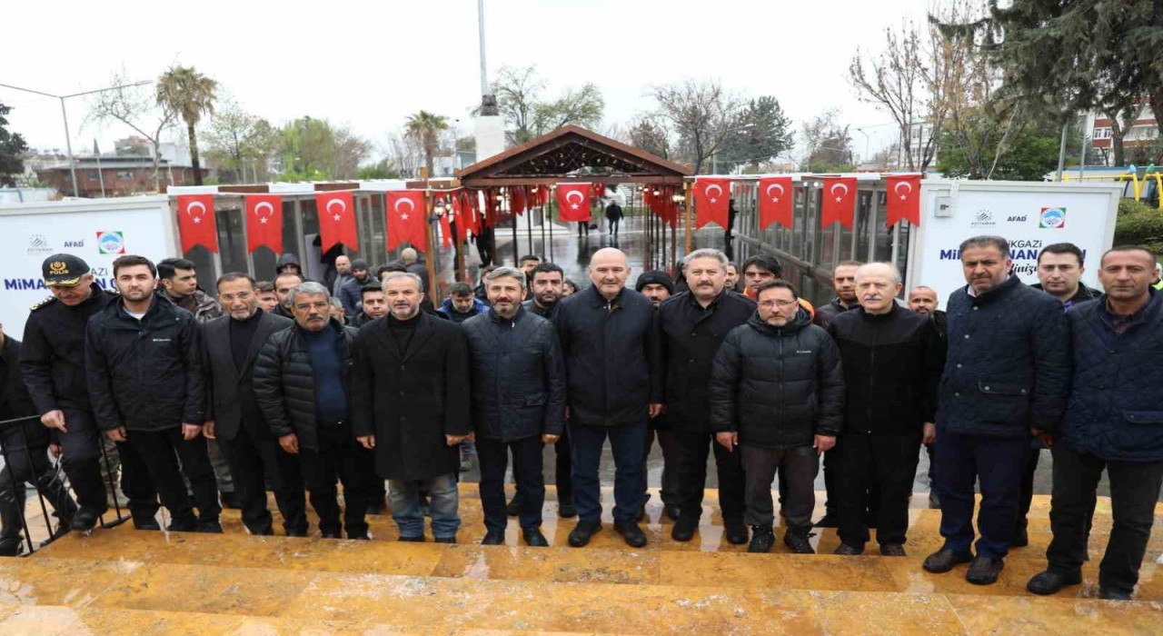 Başkan Palancıoğlu: Deprem bölgelerine yardım etmek için bütün Kayseri seferber oldu