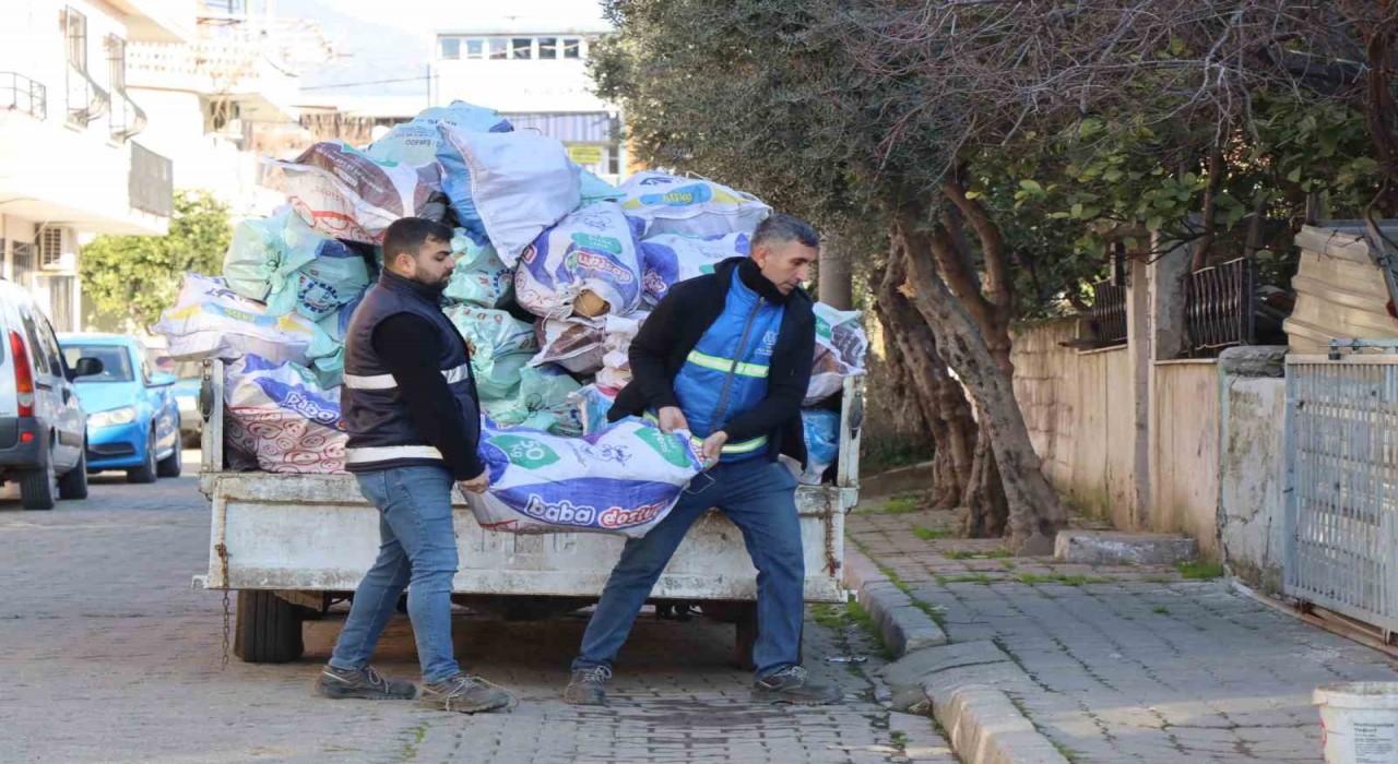 Başkan Tetik yürekleri ısıtmaya devam ediyor