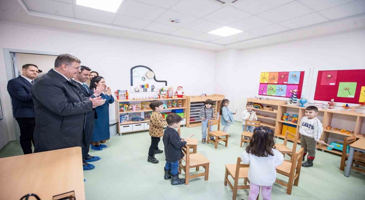 Başkan Tugay Yamanlarda 20nci çocuk etkinlik merkezinin açılışını yaptı